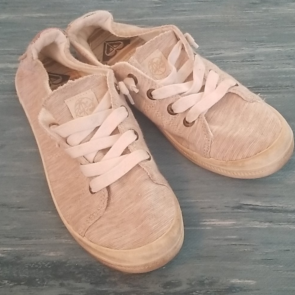 Roxy squishy shoes